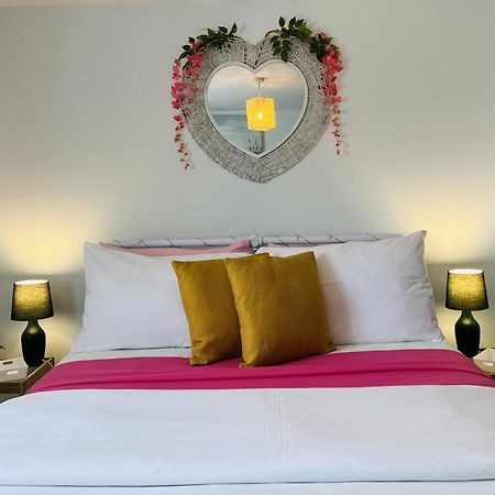 Beautiful Beachfront Retreat With A Stunning Sea View For The Ultimate Escape Away From The Busy World Below Herne Bay Ngoại thất bức ảnh