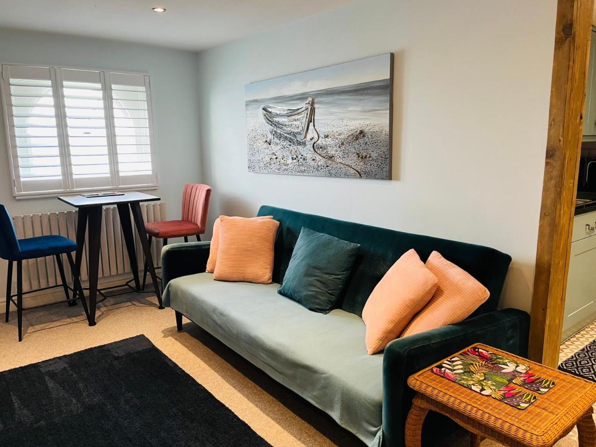 Beautiful Beachfront Retreat With A Stunning Sea View For The Ultimate Escape Away From The Busy World Below Herne Bay Ngoại thất bức ảnh